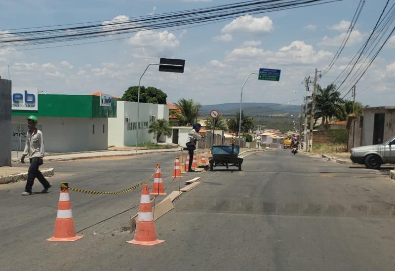 Brumado: SMTT realiza o prolongamento do canteiro central da Avenida João Paulo I