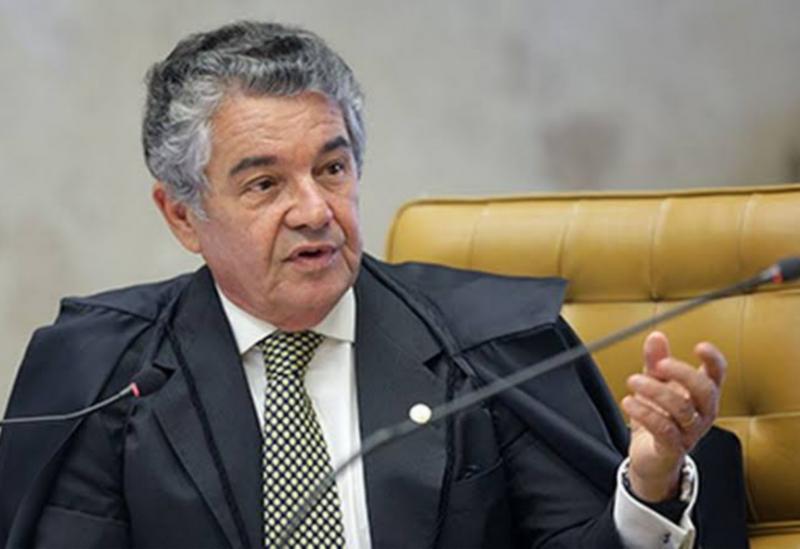 Ministro do STF encaminha à PGR pedido de deputado para afastar Bolsonaro