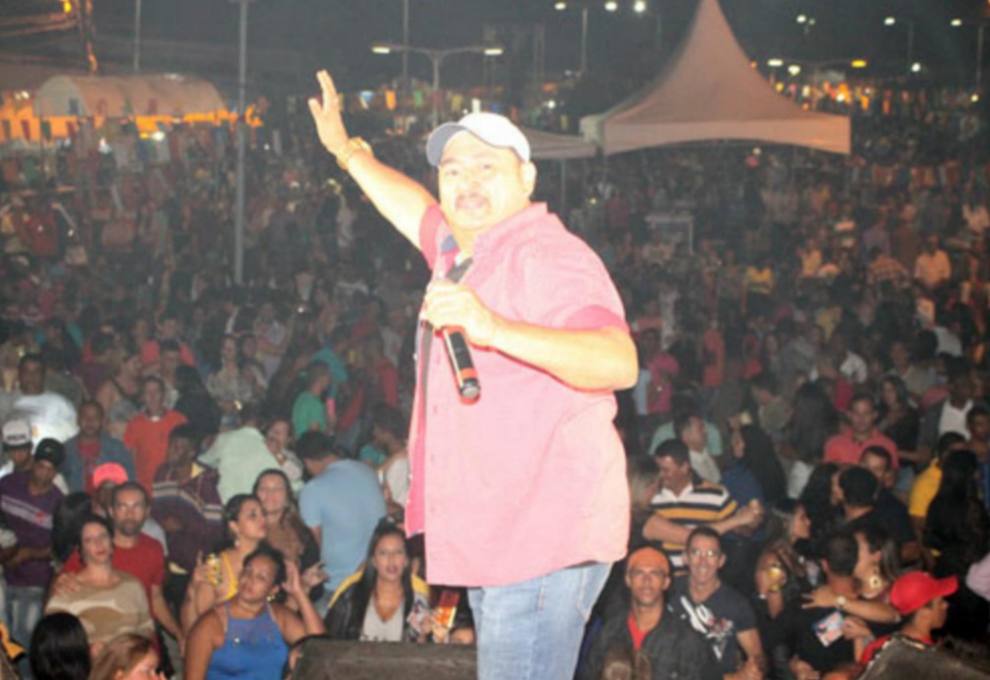 Dedim Gouveia, forrozeiro cearense, morre de Covid-19 nesta segunda-feira (19)