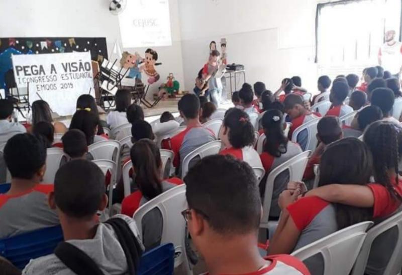 O CEJUSC da Comarca de Brumado apresentou seus serviços e palestrou sobre Bullying na Escola Municipal Oscarlina Oliveira Silva 