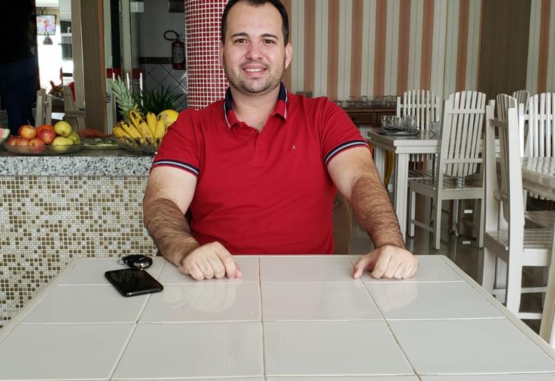 Representando o deputado federal João Roma, o assessor parlamentar Stênio Donato fala sobre o mandato do parlamentar e benefícios para os municípios da região