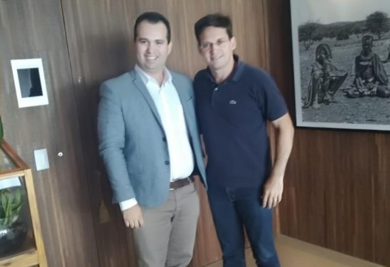 Representando o deputado federal João Roma, o assessor parlamentar Stênio Donato fala sobre o mandato do parlamentar e benefícios para os municípios da região