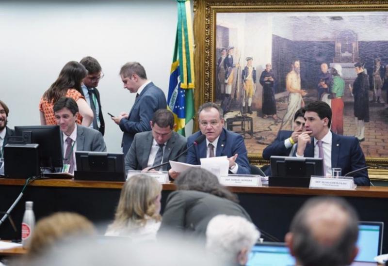 Comissão especial aprova reforma da Previdência