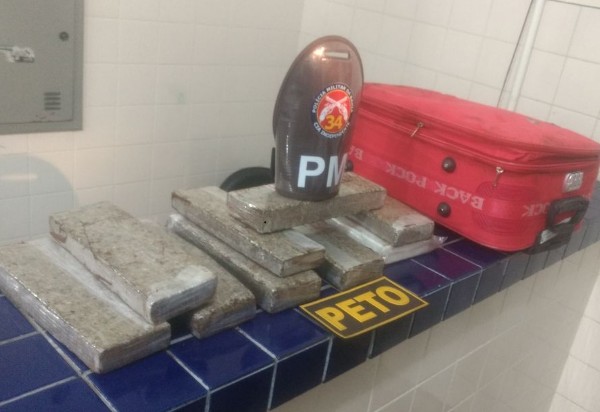 Brumado: grande quantidade de drogas é apreendida em mala dentro de bagageiro de ônibus da Novo Horizonte 