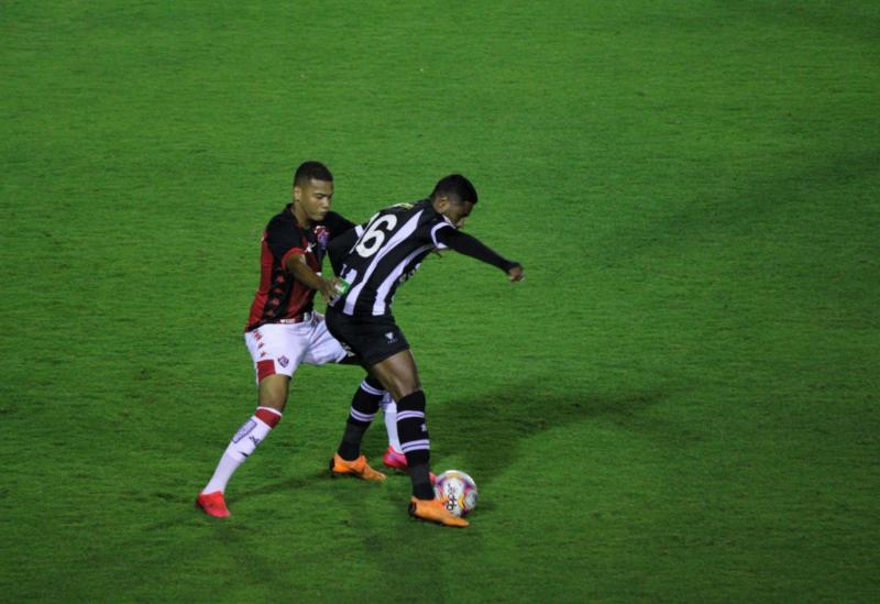 Vitória e Figueirense ficam no empate em 0x0 pela série B