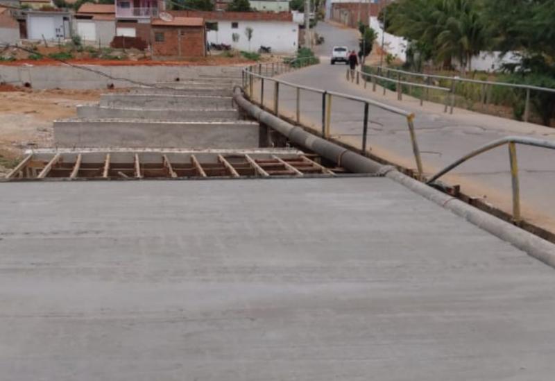 Brumado: Obras de duplicação da Ponte que interliga os Bairros Dr. Juracy e São Jorge estão em ritmo acelerado 