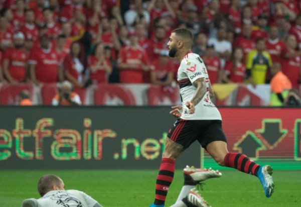 Flamengo empata com Inter por 1 a 1 e está nas semifinais da Libertadores