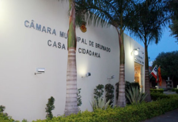 Câmara de Vereadores de Brumado é a primeira da Bahia a ressarcir verbas gastas com diplomas de mérito