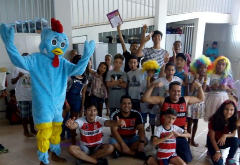 Brumado: torcida FlaBrumado entregou brinquedos ao Centro Espírita Viveiro da Luz