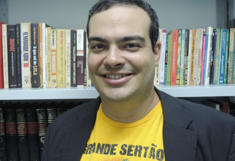 Brumado: Paulo Esdras lança livro na Amazon e concorre ao Prêmio Kindle 2018