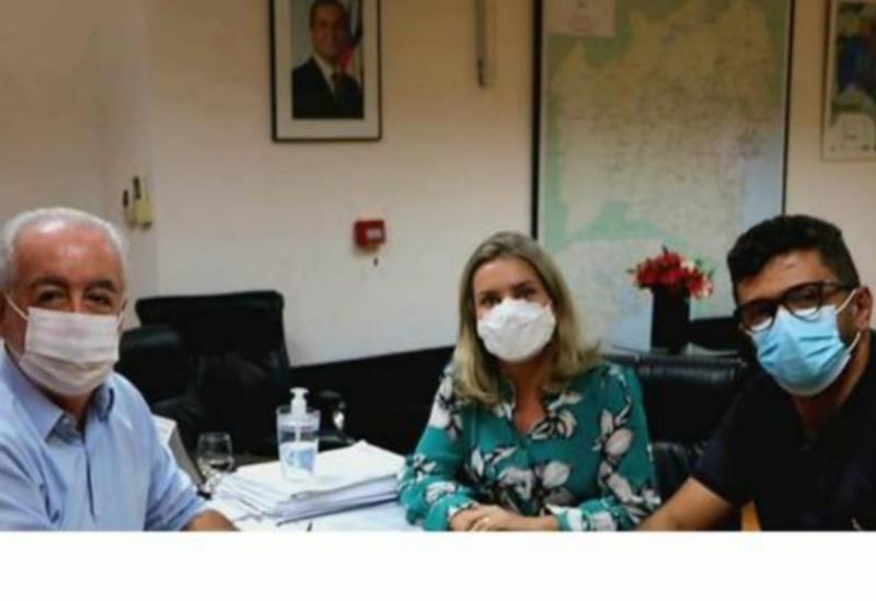 Ivana e Reinalldo garantem pavimentação em Iuiu