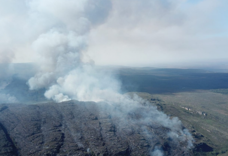 Governo discute estratégias de prevenção e combate a incêndios florestais na Bahia