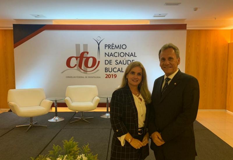 Ivana participa da entrega do prêmio de 1º lugar em Saúde Bucal para Dom Basílio