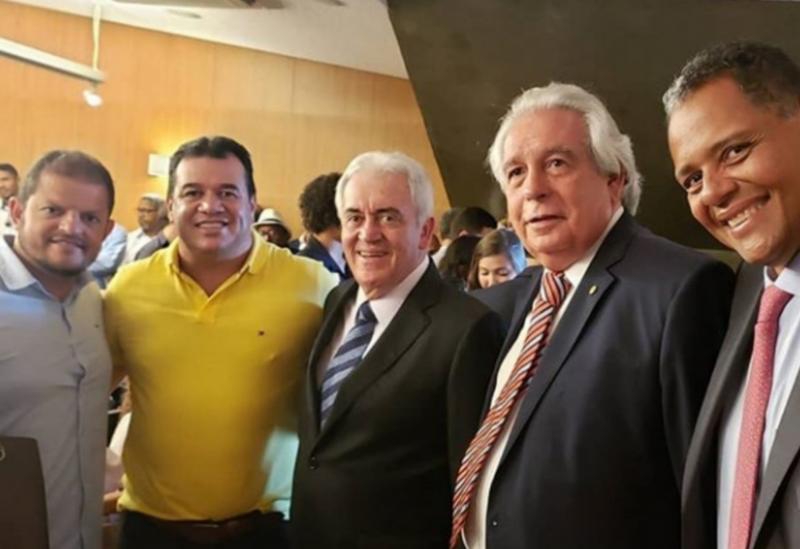 Deputado Marquinho Viana participa da posse de Nelson Pelegrino na SEDUR
