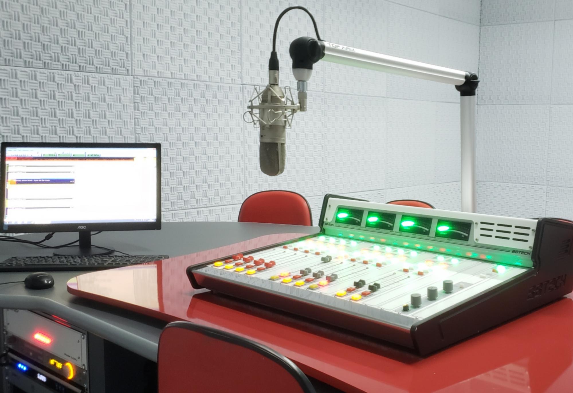 Sessão de posse de eleitos em Brumado terá transmissão da Rádio Câmara 103,3