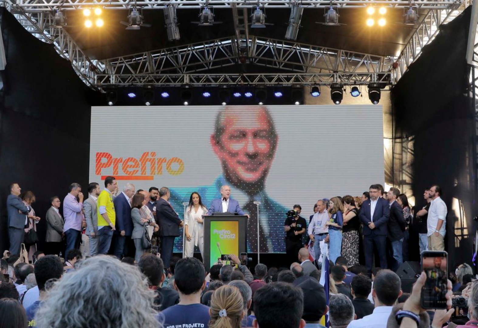 PDT lança candidatura de Ciro Gomes à Presidência da República