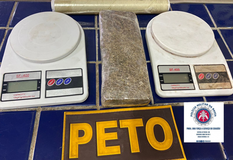 Brumado: Polícia apreende 1 quilo de maconha em casa abandonada na Rua Princesa Leopoldina