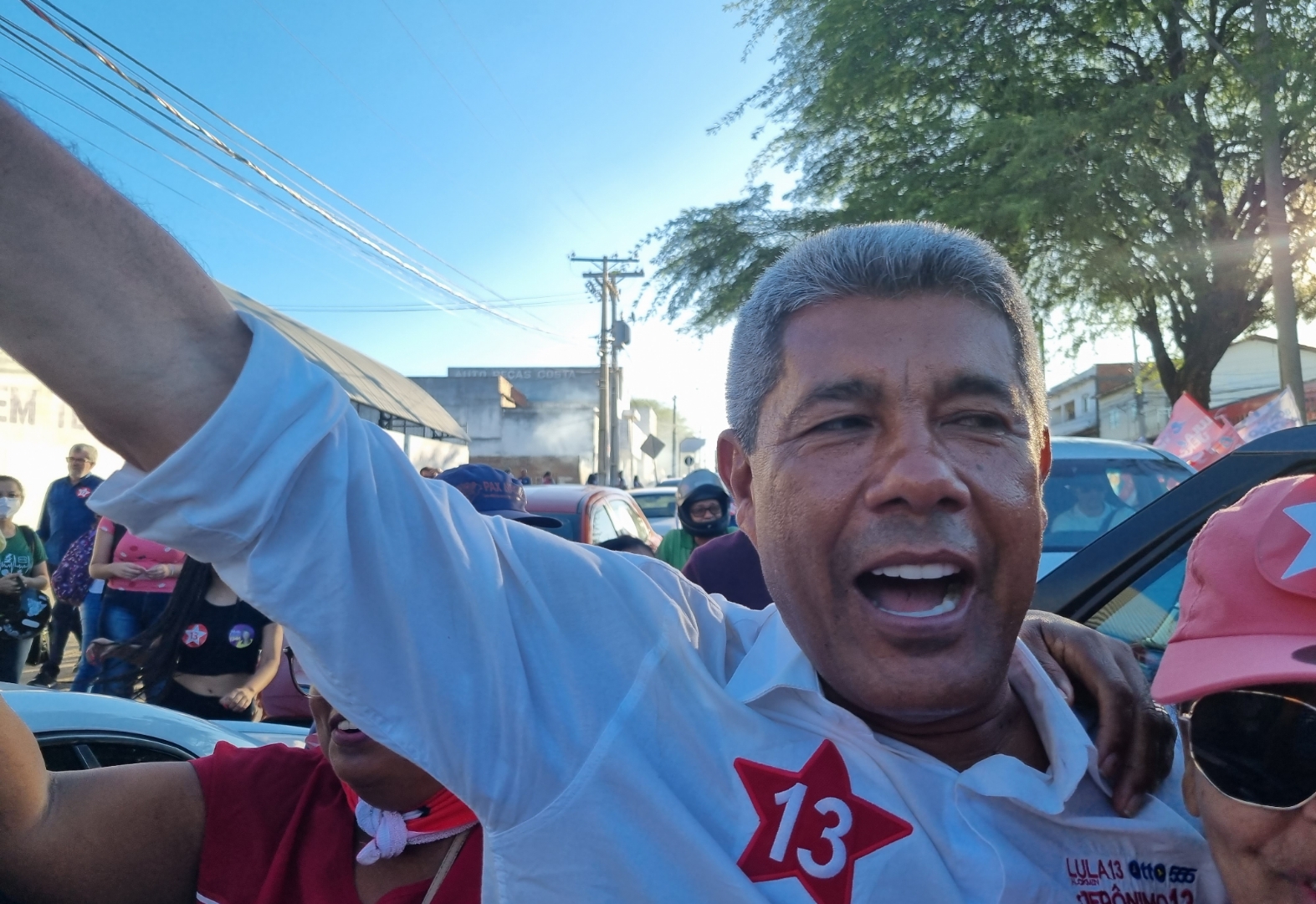 Jerônimo é eleito governador da Bahia, com 52% dos votos válidos