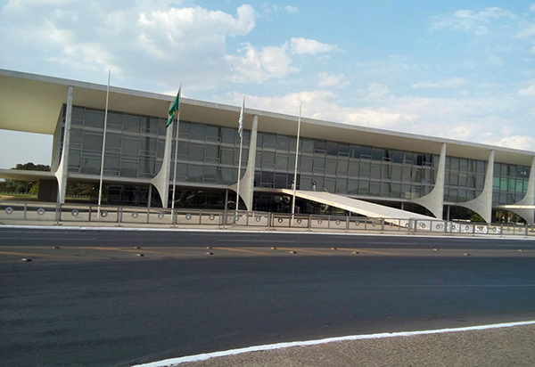 Estudo publicado pela científica Science aponta erros graves do governo brasileiro no combate a Covid-19