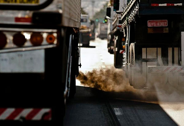 Emissões mundiais de dióxido de carbono caem 7% devido à pandemia