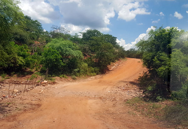 Prefeitura de Brumado irá fazer ponte no Riacho de Gustavo, que liga à fazenda Jacaré