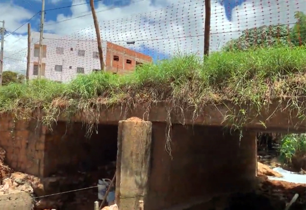 Brumado: Obras de ampliação e alargamento do pontilhão na Av. Cleobulo Meira Leite no bairro do Esconso estão sendo intensificadas
