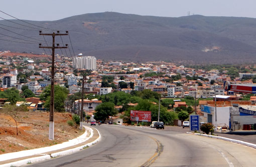 Brumado: Bandidos a bordo de um bicicleta assaltam Posto de Combustíveis