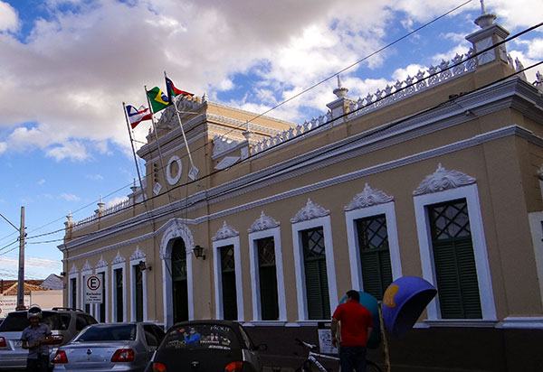 Prefeitura de Conquista decreta luto oficial de oito dias pelo falecimento do prefeito Herzem Gusmão