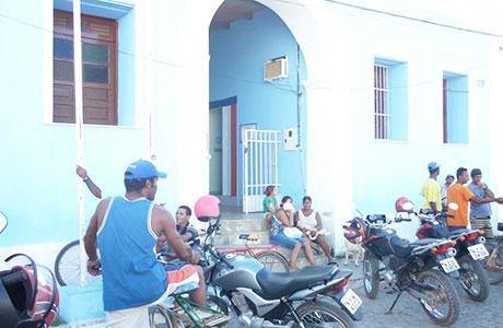 SUDOESTE: BANDIDOS ASSALTAM PREFEITURA DE ITUAÇU