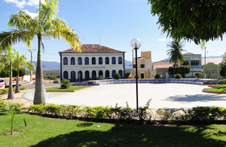 Prefeitura de Livramento contrata R$ 487.500,00 em refeições