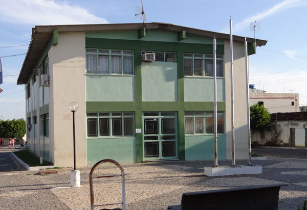 APLB- Sindicato acusa prefeito de Tanhaçu de violar o próprio Decreto Municipal e por em risco a saúde dos trabalhadores da educação