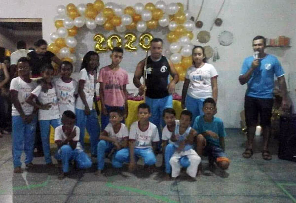 Brumado: Projeto Social Levanta-te promoveu momento de confraternização