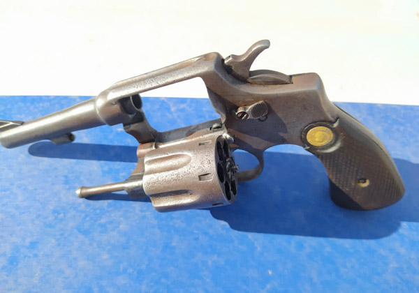 Barra da Estiva: durante assalto a farmácia, dupla troca tiros com a polícia e um morre no confronto 