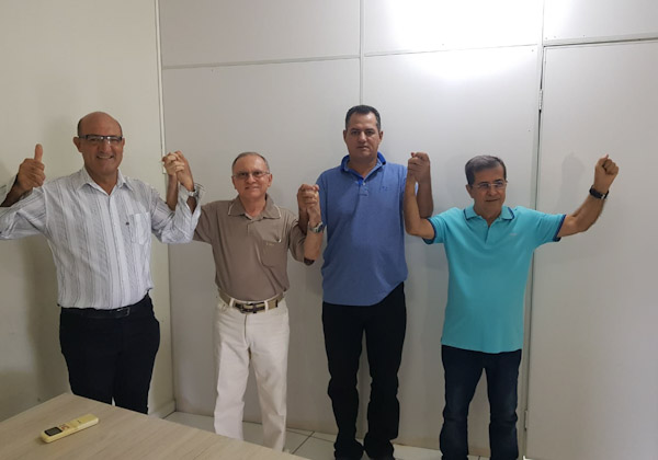 O pré-candidato à prefeitura de Brumado Geraldo Azevedo recebe o apoio dos vereadores Girson Ledo e Palito