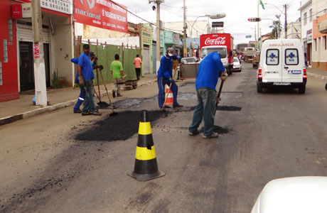 Brumado: Ruas do centro da cidade estão sendo recapeadas