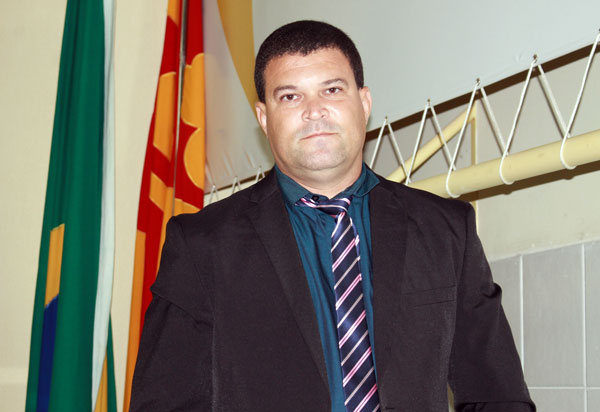 Brumado: vereador Rey de Domingão solicita votação de projeto para instalação de ar-condicionado nas escolas municipais 