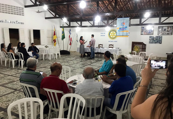 Rotary Club de Brumado promoveu a posse do grupo Rotaract