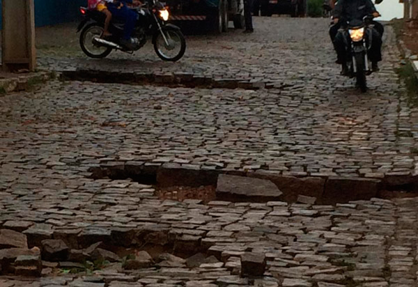 Brumado: Chuva forte causou estragos em ruas