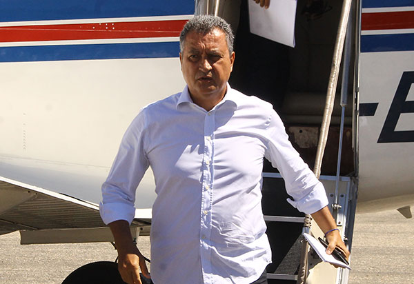 Rui Costa confirma segunda onda da Covid-19 na Bahia e faz apelo aos jovens baianos