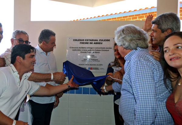 Em Jacaraci, Rui inaugura escola e anuncia recuperação de rodovia 