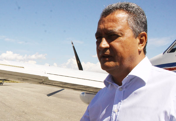 'O Governo Federal não está querendo comprar vacina da Covid e tenta iludir parte da população', afirma Rui