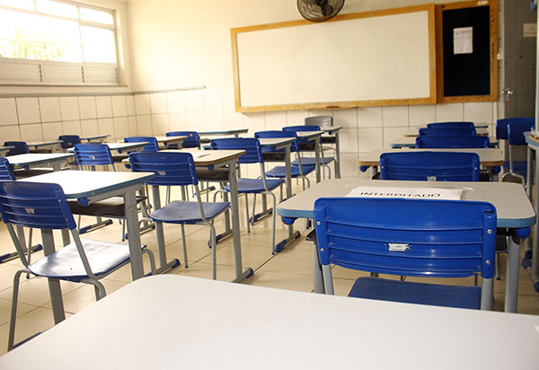 Secretaria da Educação destaca protocolo unificado de volta às aulas em audiência pública na Alba