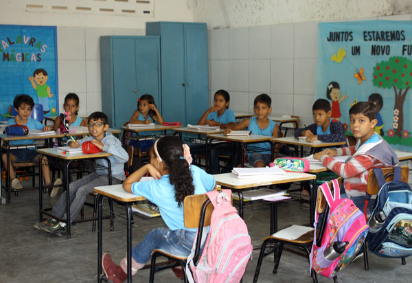 MEC libera mais R$ 90 milhões para retorno seguro das escolas da educação básica