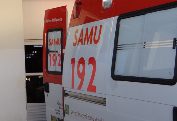 Motocicletas se envolvem em acidente no bairro Esconso