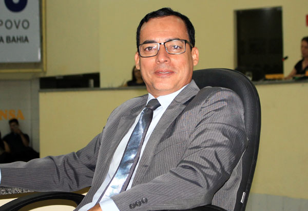 Brumado: vereador Santinho diz que manifestação dos professores contra projeto do prefeito é maioria 'politicagem'