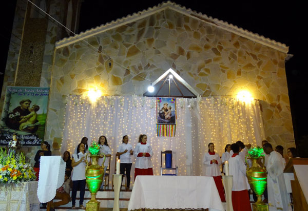 Brumado: comunidade Nossa Senhora de Fátima celebrou festa em louvor ao seu Co-Padroeiro Santo Antônio