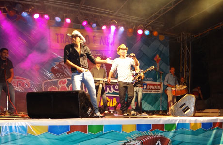 FOTOS: SÃO PEDRO DO BAIRRO OLHOS D'ÁGUA 1º DIA