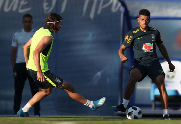 Seleção Brasileira volta a treinar após estreia na Copa do Mundo