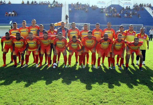 Brumado fará um jogo treino com a seleção de Paramirim no estádio Gilberto Cardoso