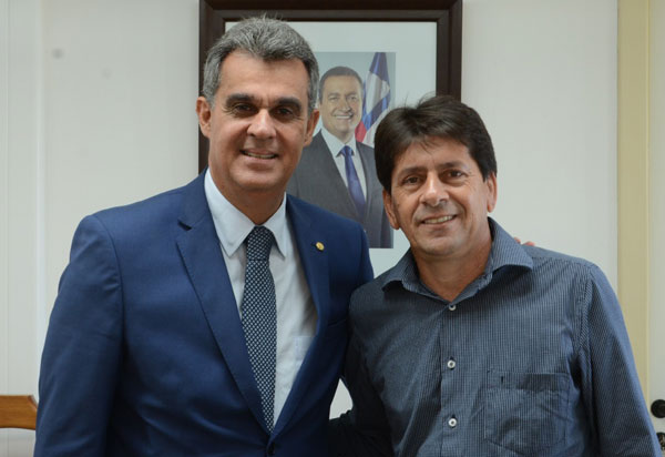 Aracatu: prefeito Sérgio Maia melhora a vida de moradores com pavimentação de bairros